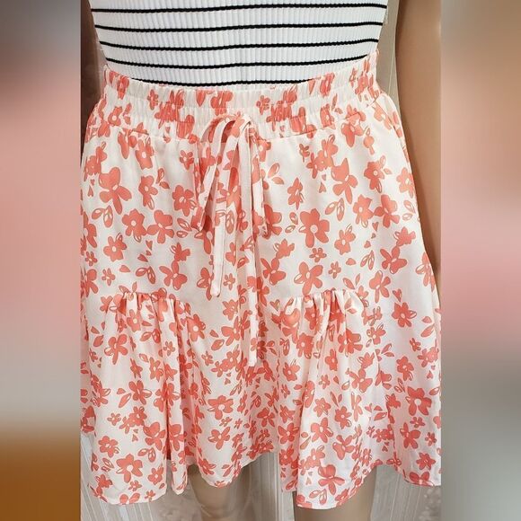 Kendall + Kylie Floral Skirt - Picture 6 of 7